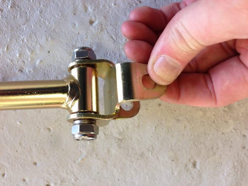 A close-up of the replacement linkage joint.